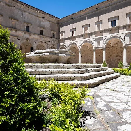 Abbazia Santa Maria Del Bosco *